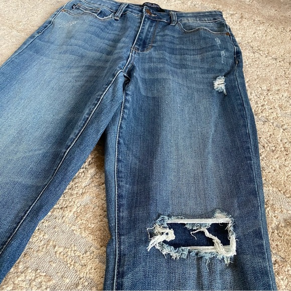 Judy Blue Boyfriend Fit Straight Leg Medium Wash Distressed Jeans High Rise: 5 - Picture 2 of 10